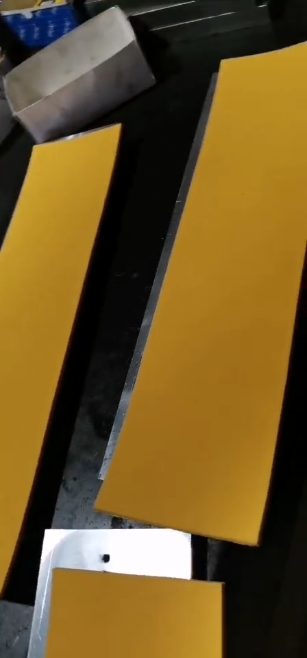 压泡棉是礼品盒成型压泡机中的品质守护者