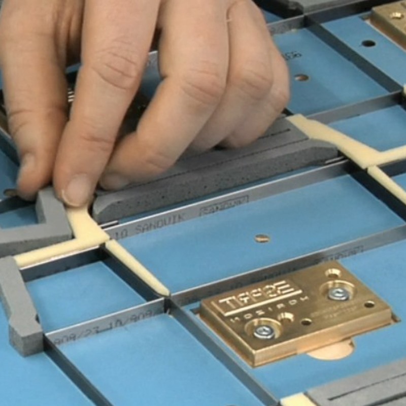 烟包模切时刀模选用30度垫刀泡棉为什么那么重要?